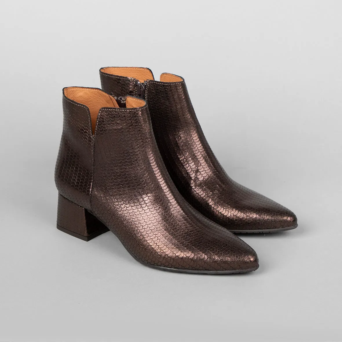Leisel Dark Brown